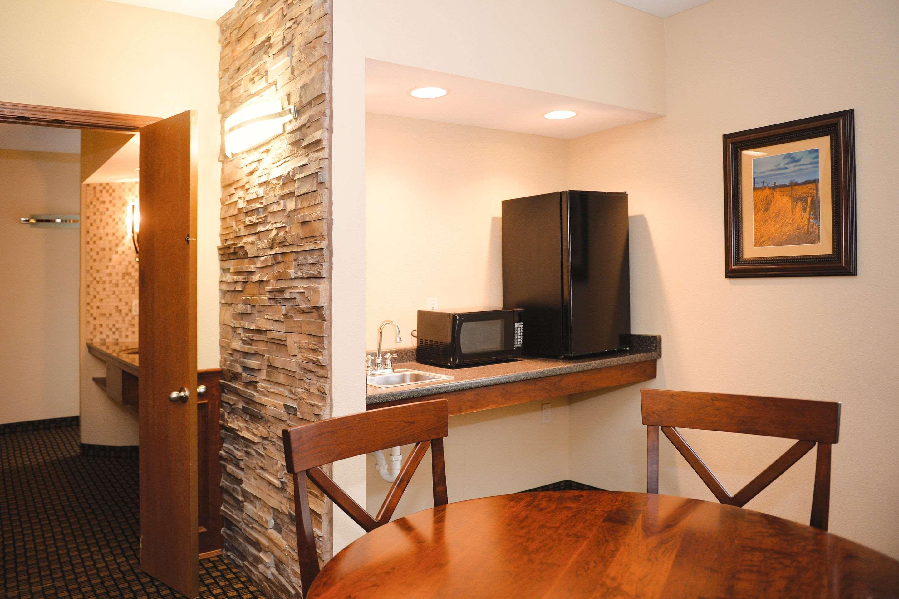 Quality Inn & Suites Ames Conference Center Near Isu Campus エクステリア 写真
