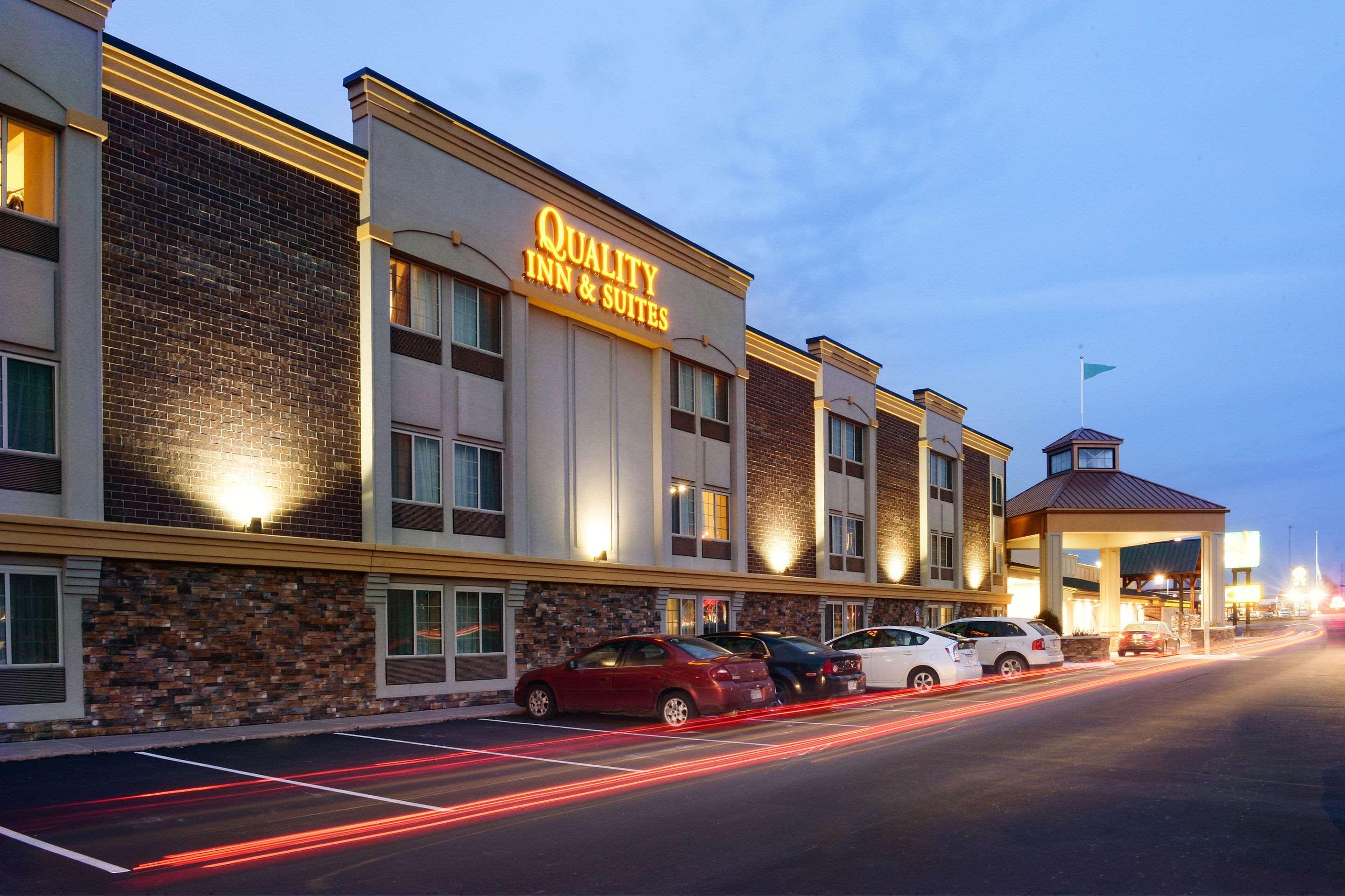 Quality Inn & Suites Ames Conference Center Near Isu Campus エクステリア 写真