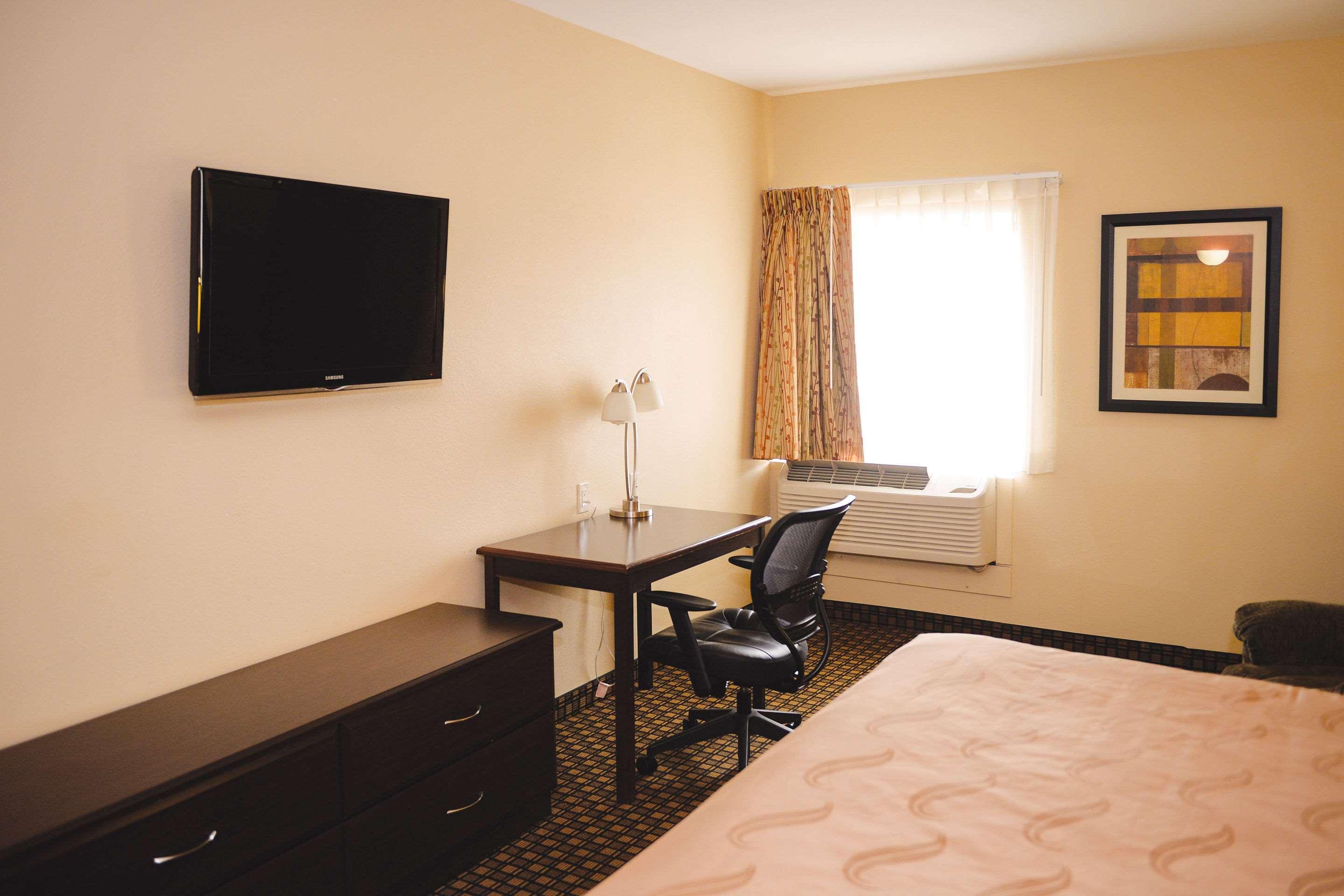 Quality Inn & Suites Ames Conference Center Near Isu Campus エクステリア 写真