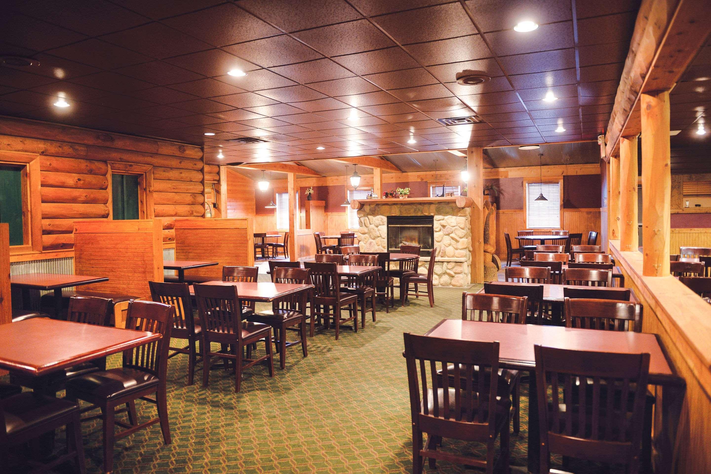 Quality Inn & Suites Ames Conference Center Near Isu Campus エクステリア 写真
