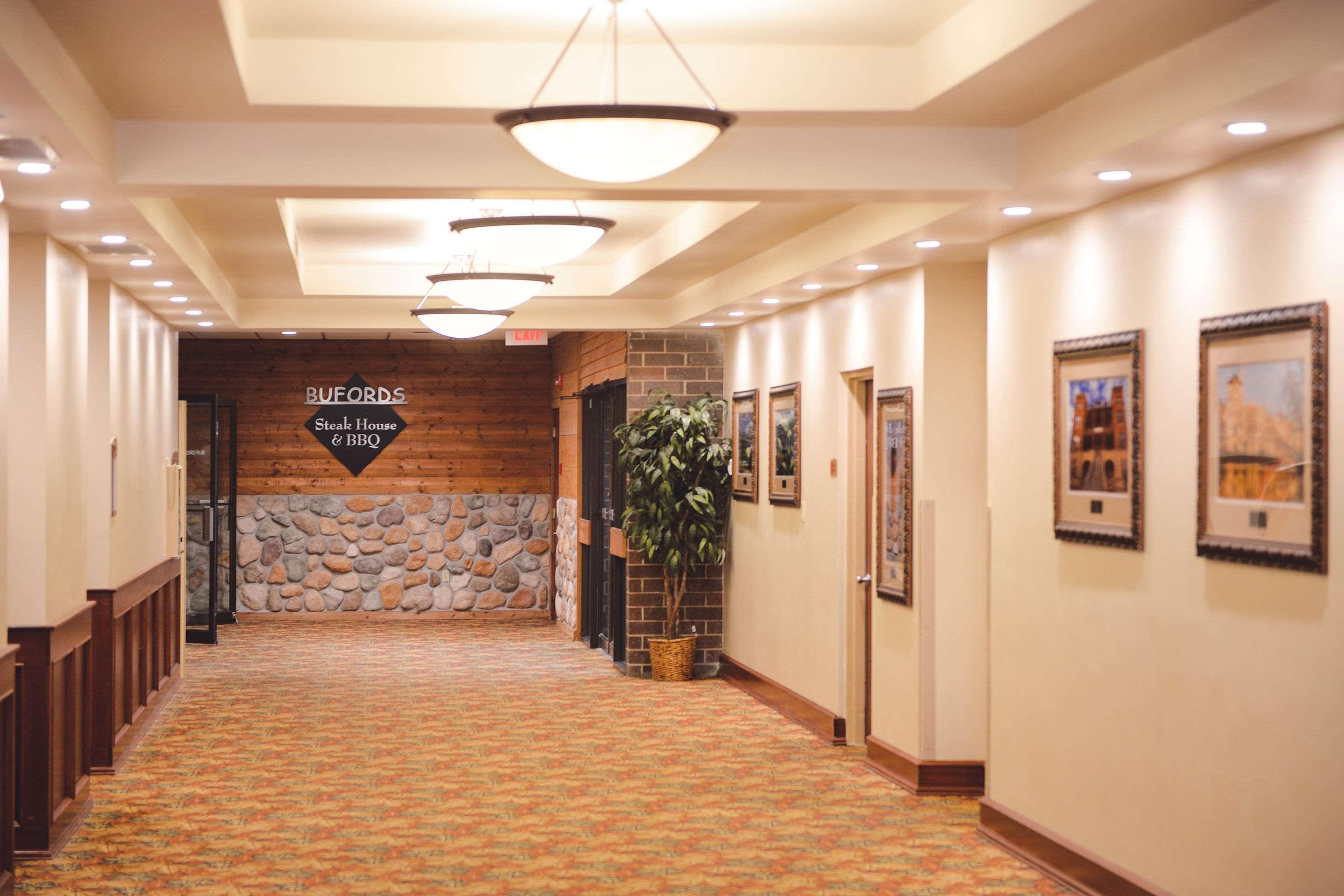 Quality Inn & Suites Ames Conference Center Near Isu Campus エクステリア 写真