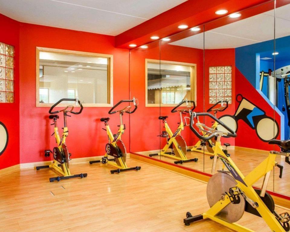 Quality Inn & Suites Ames Conference Center Near Isu Campus エクステリア 写真