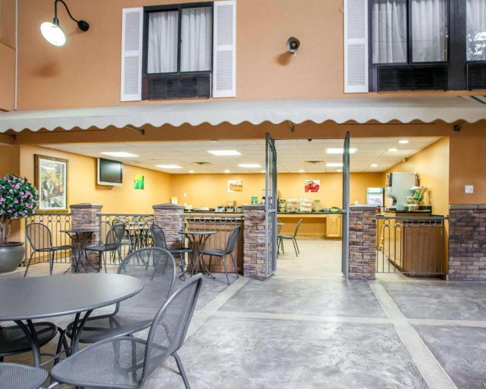 Quality Inn & Suites Ames Conference Center Near Isu Campus エクステリア 写真