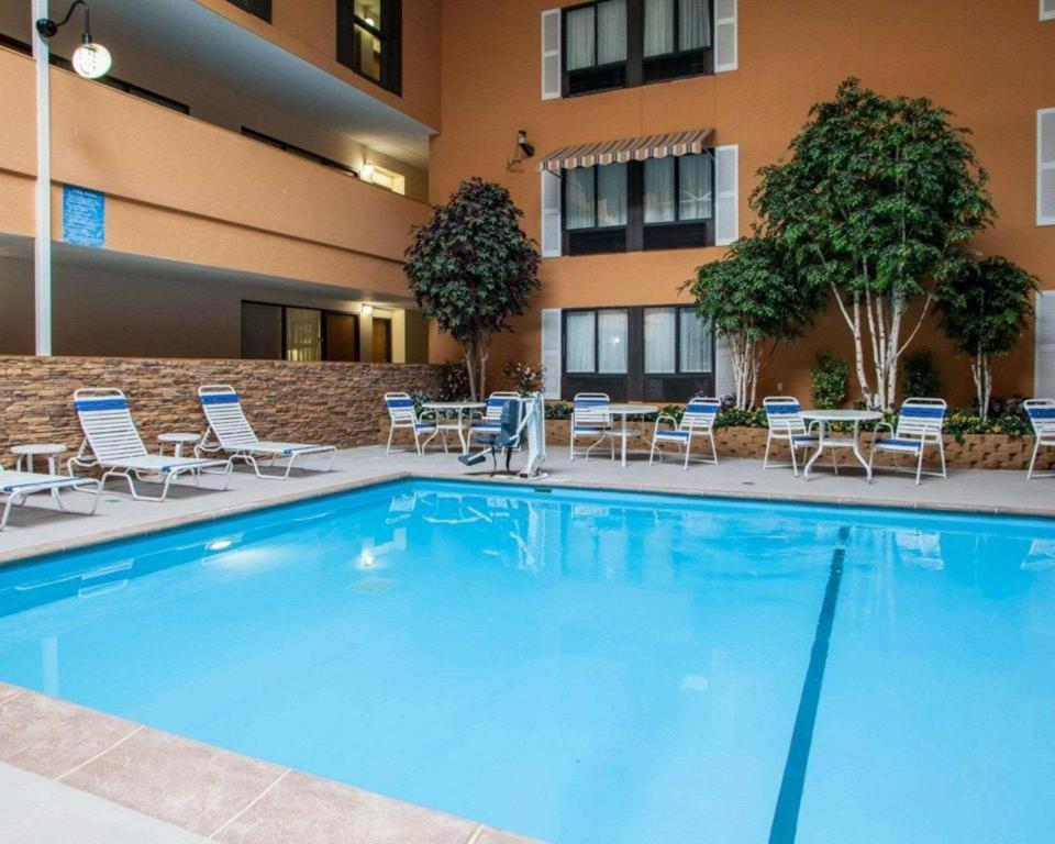 Quality Inn & Suites Ames Conference Center Near Isu Campus エクステリア 写真