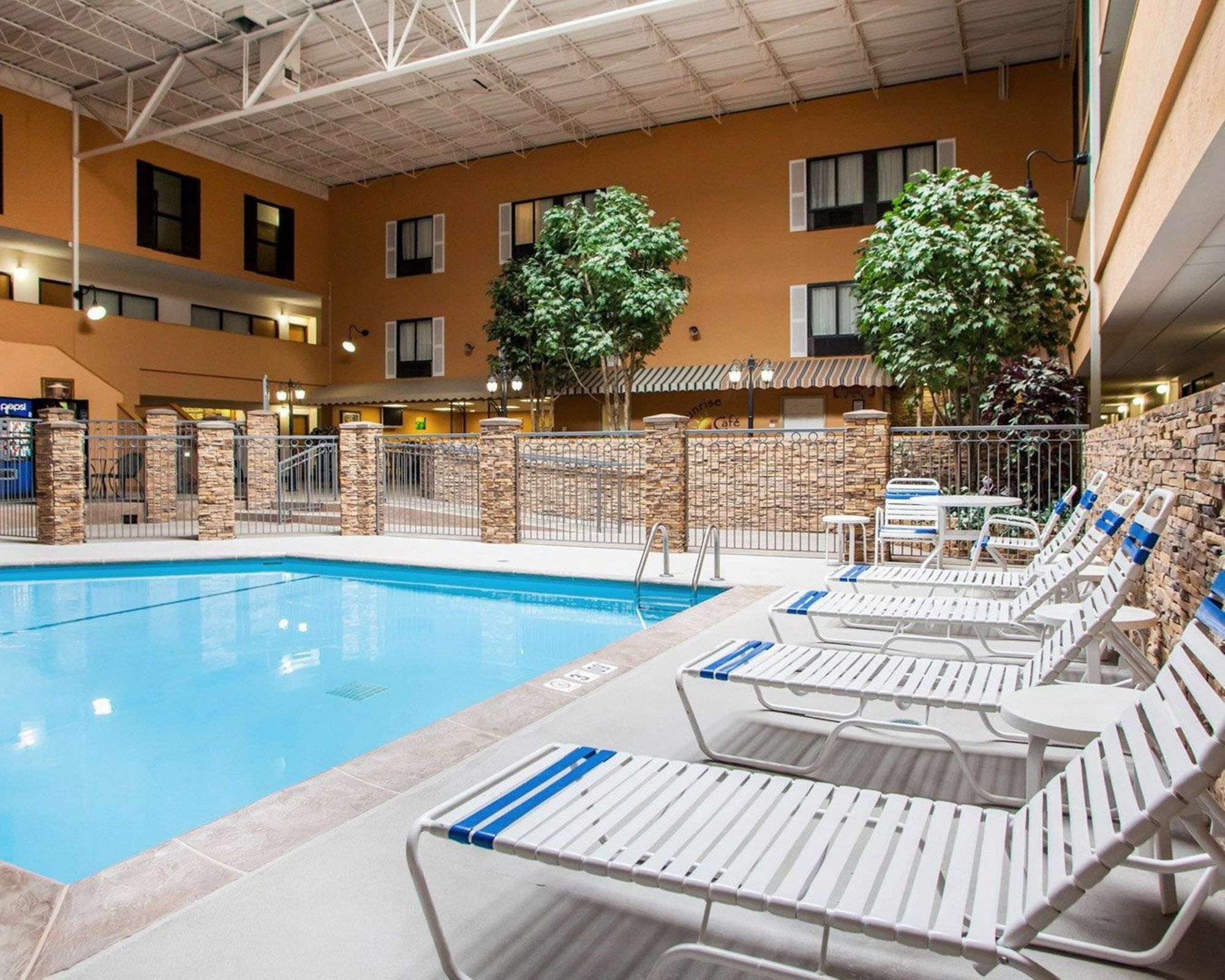 Quality Inn & Suites Ames Conference Center Near Isu Campus エクステリア 写真