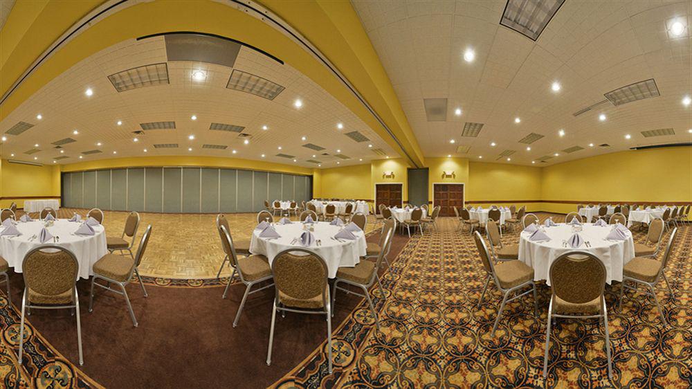 Quality Inn & Suites Ames Conference Center Near Isu Campus エクステリア 写真